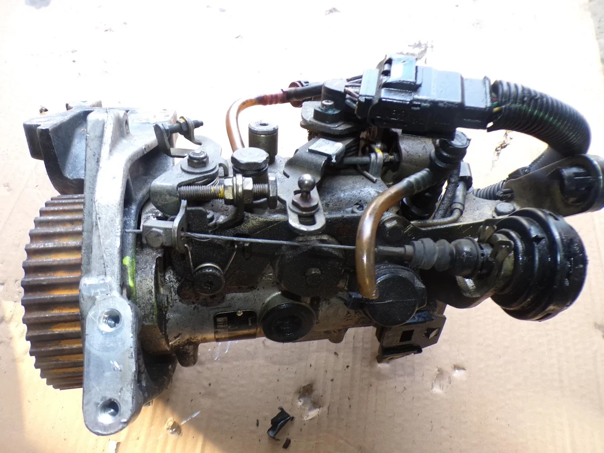 Insprutningspump Renault Kango, Clio II, Trafic 1.9 D R8448B193C