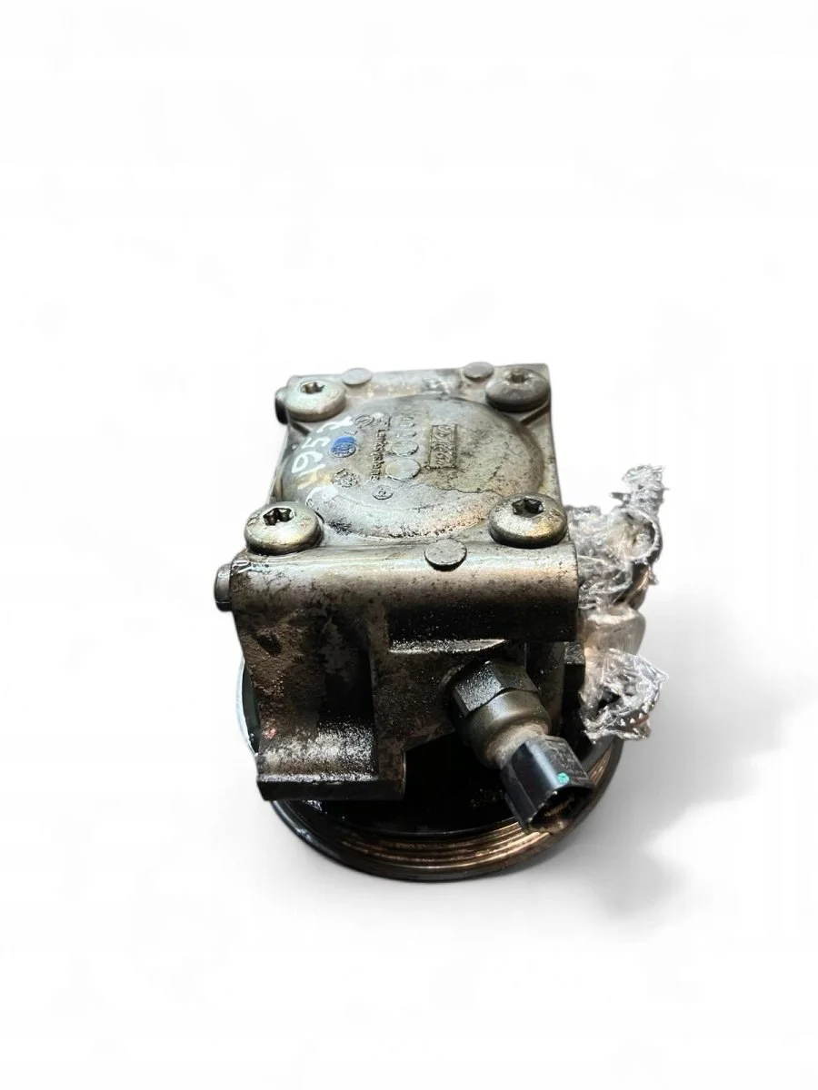 Ohjaustehostimen pumppu Ford Focus II