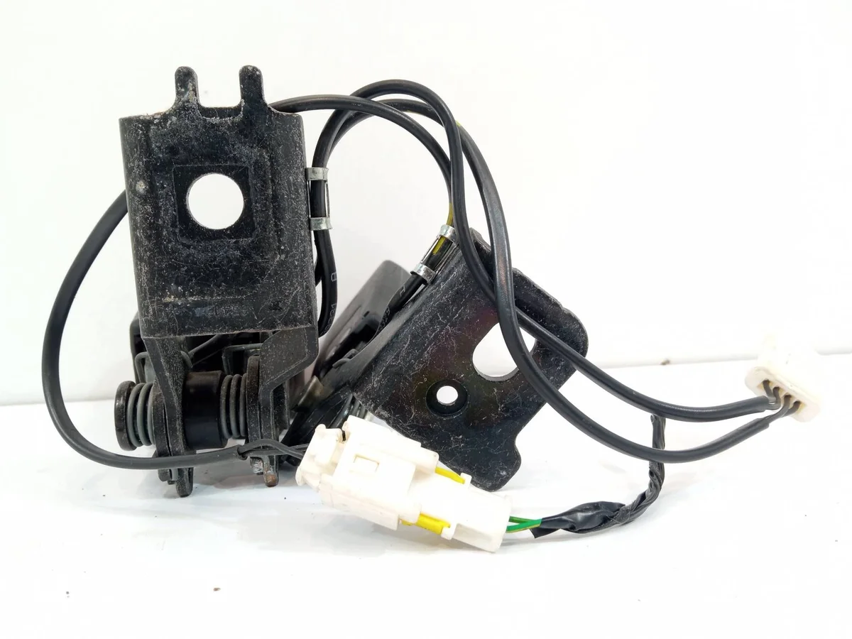Boucle de ceinture arrière Peugeot 308 II 98002031XX