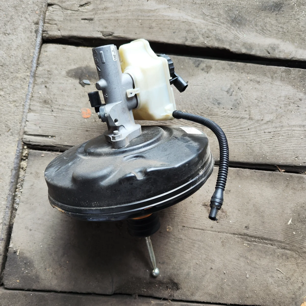 Volkswagen Rembekrachtiger 1K1614105CM