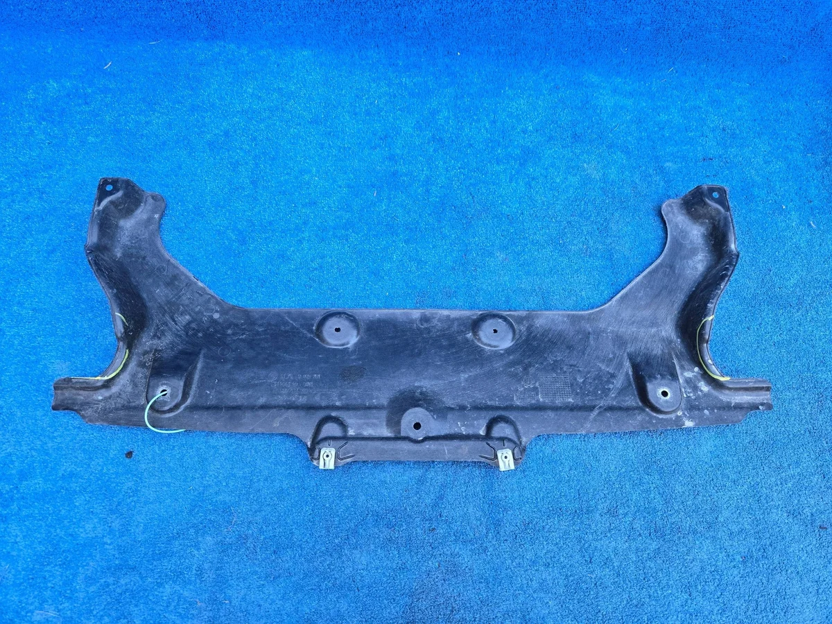 BMW 5 G60 G61 G70 Untere Motorschutzabdeckung vorne DWZ13321