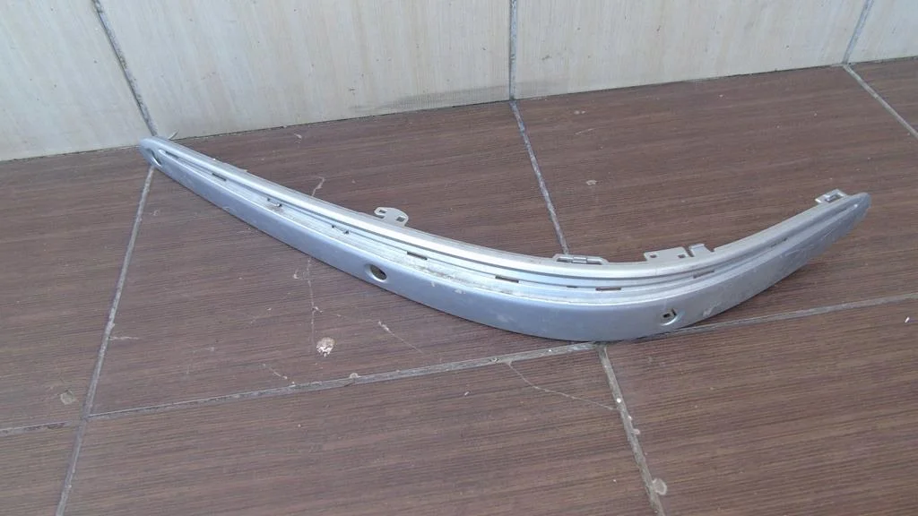 Koristelistat Mercedes-Benz E-sarja W211 2002-2005 A2118850912