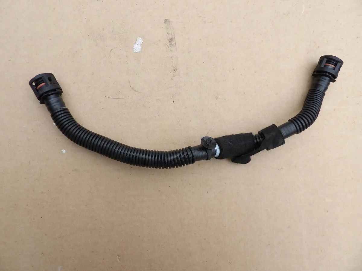 Ford Kuga MK2 Luftrohr RP16