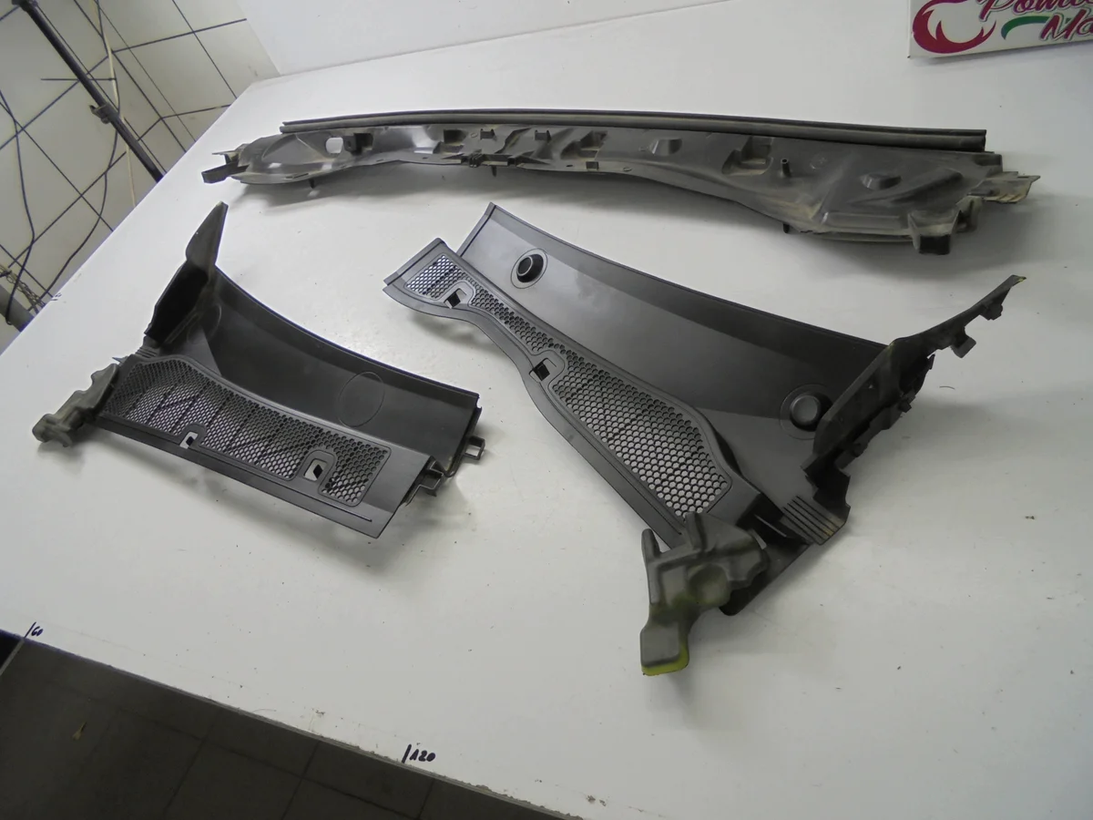 Peugeot 208 II Electric Lift 2023 Windshield 9860047480