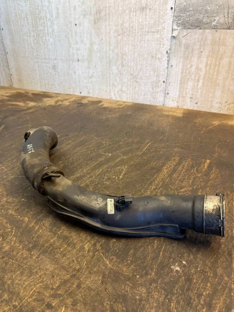 BMW 5 (F10, F11) Bovenste intercooler buis 4735270