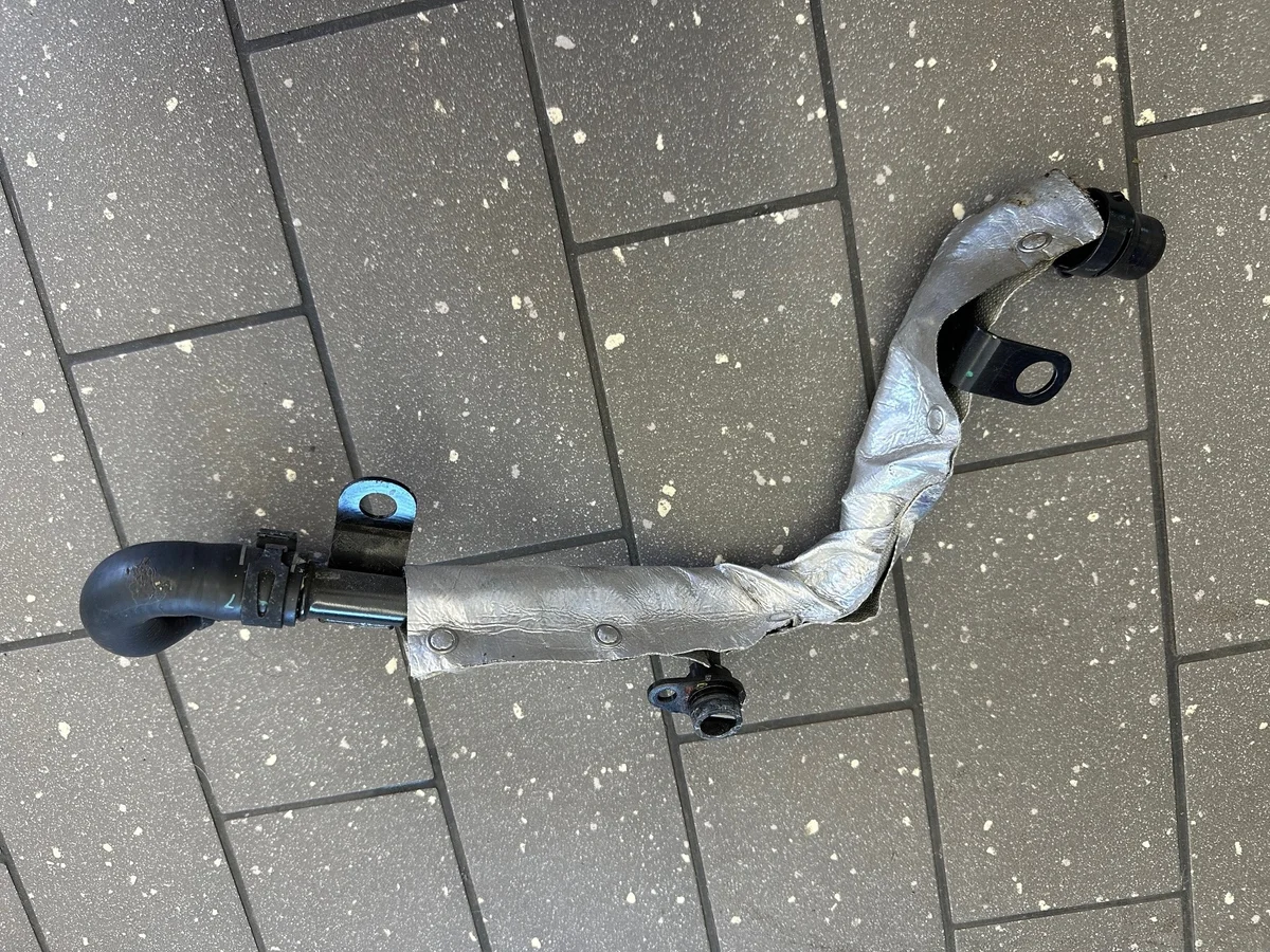 Kühlmittelleitung Porsche Macan 95B 2.0 T 06L121051C