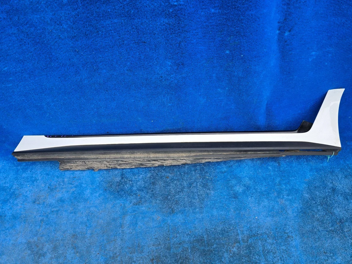 BMW 4 G26 Moulure de bas de caisse droite DWZ13352