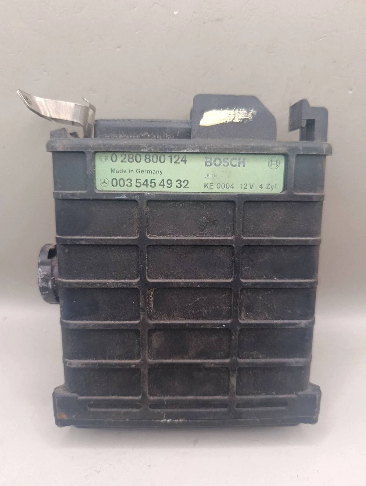 Mercedes-Benz E W210 Engine Control Unit 0280800124