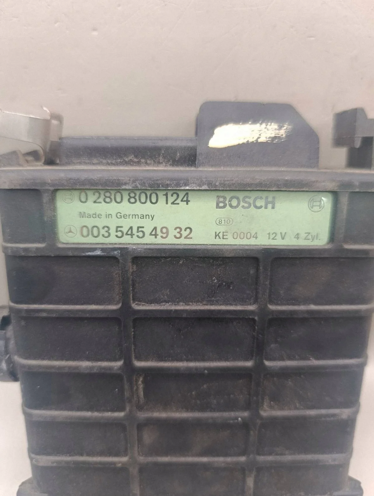 Mercedes-Benz E W210 Engine Control Unit 0280800124 image 4