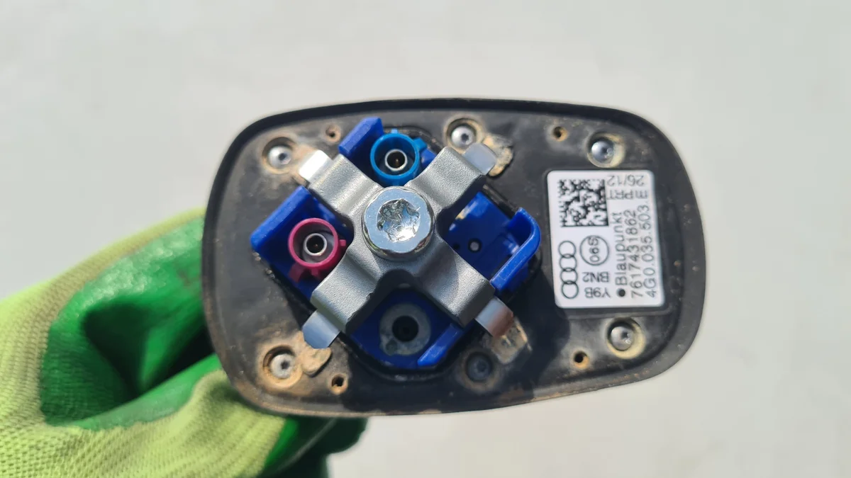 Audi A4 B8 Antenni 4G0035503E image 5