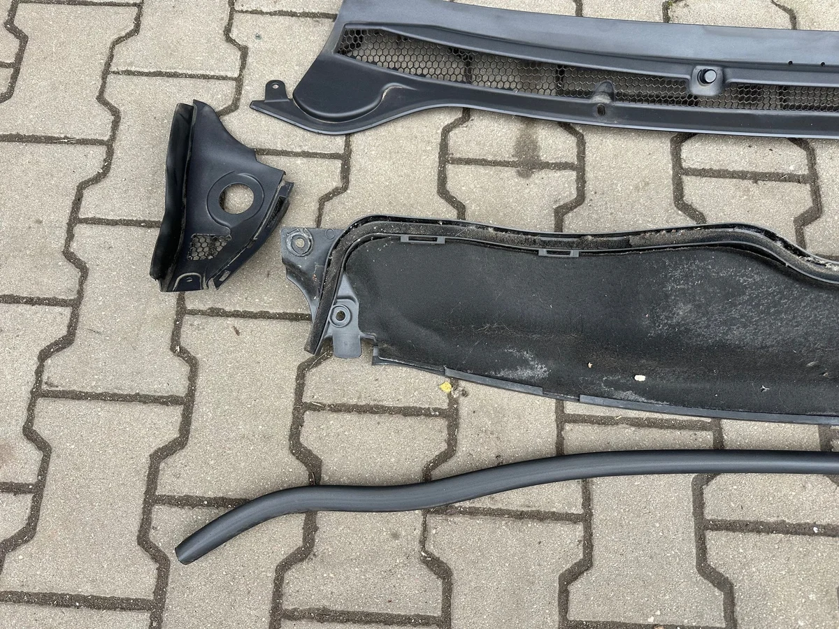 Joint de pare-brise Opel Astra IV J 13267105