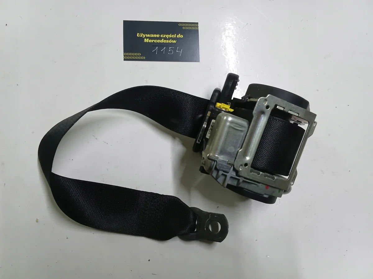 Korin paneeli takavasen Mercedes A 169 1698605885