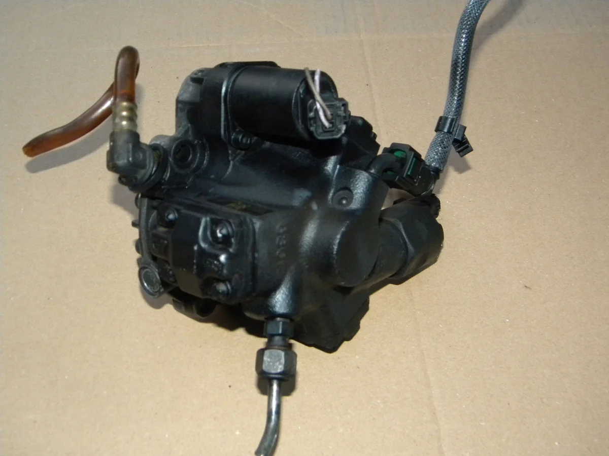 Polttoainepumppu Volvo Ford 2.0 D 9685705080 thumbnail 1