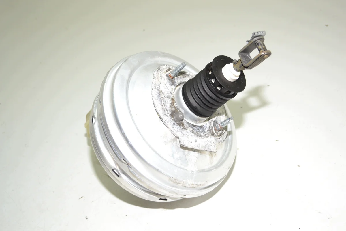 BMW E60 E61 Brake Booster Pump 6786556 image 3