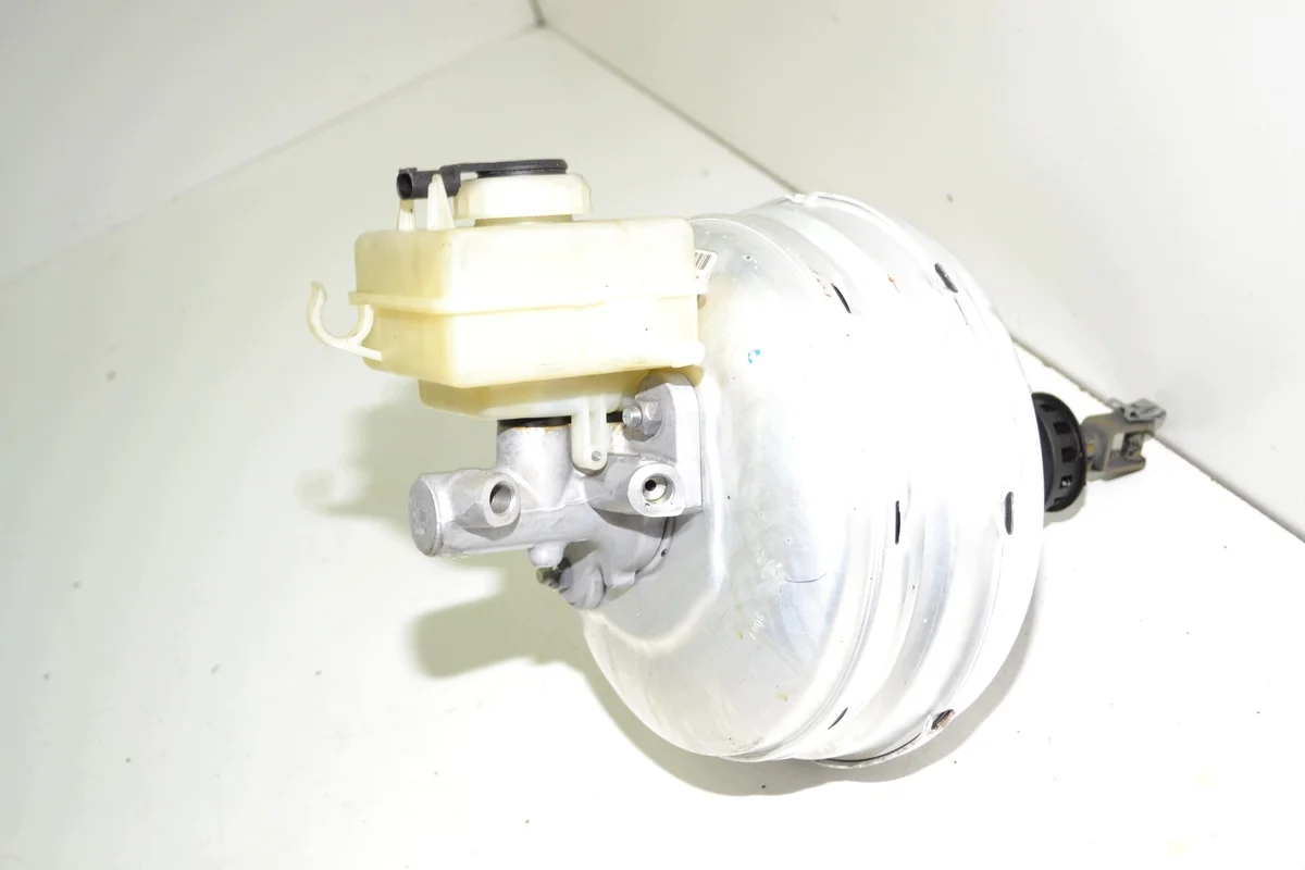 BMW E60 E61 Brake Booster Pump 6786556 image 4