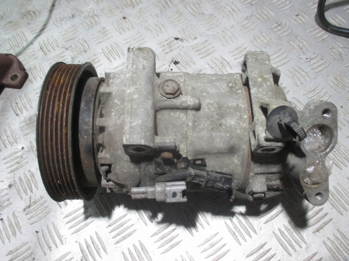 Renault Kompresor Klimatyzacji 92600-2352R