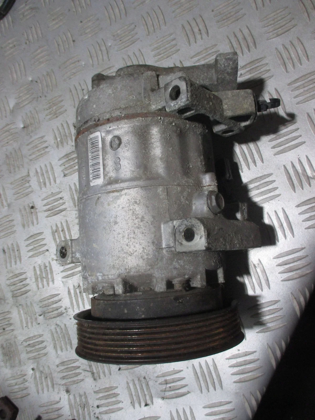 Airco compressor Renault 92600-2352R thumbnail 1