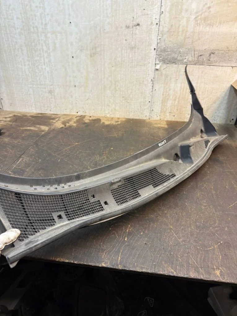 Nissan Juke F15 Pyyhkijän suojus 668621KA0C