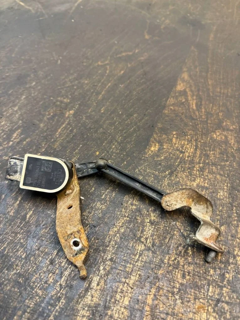 Sensore livello sospensioni BMW 3 F30 F31 F80 37146860843