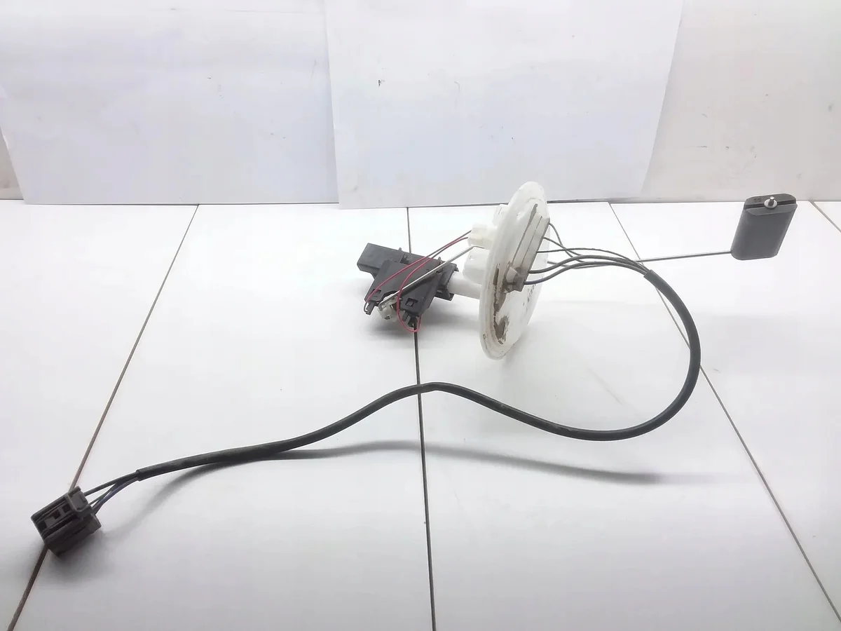 Bränslepumpsensor Volvo V70 2007 CUZN30