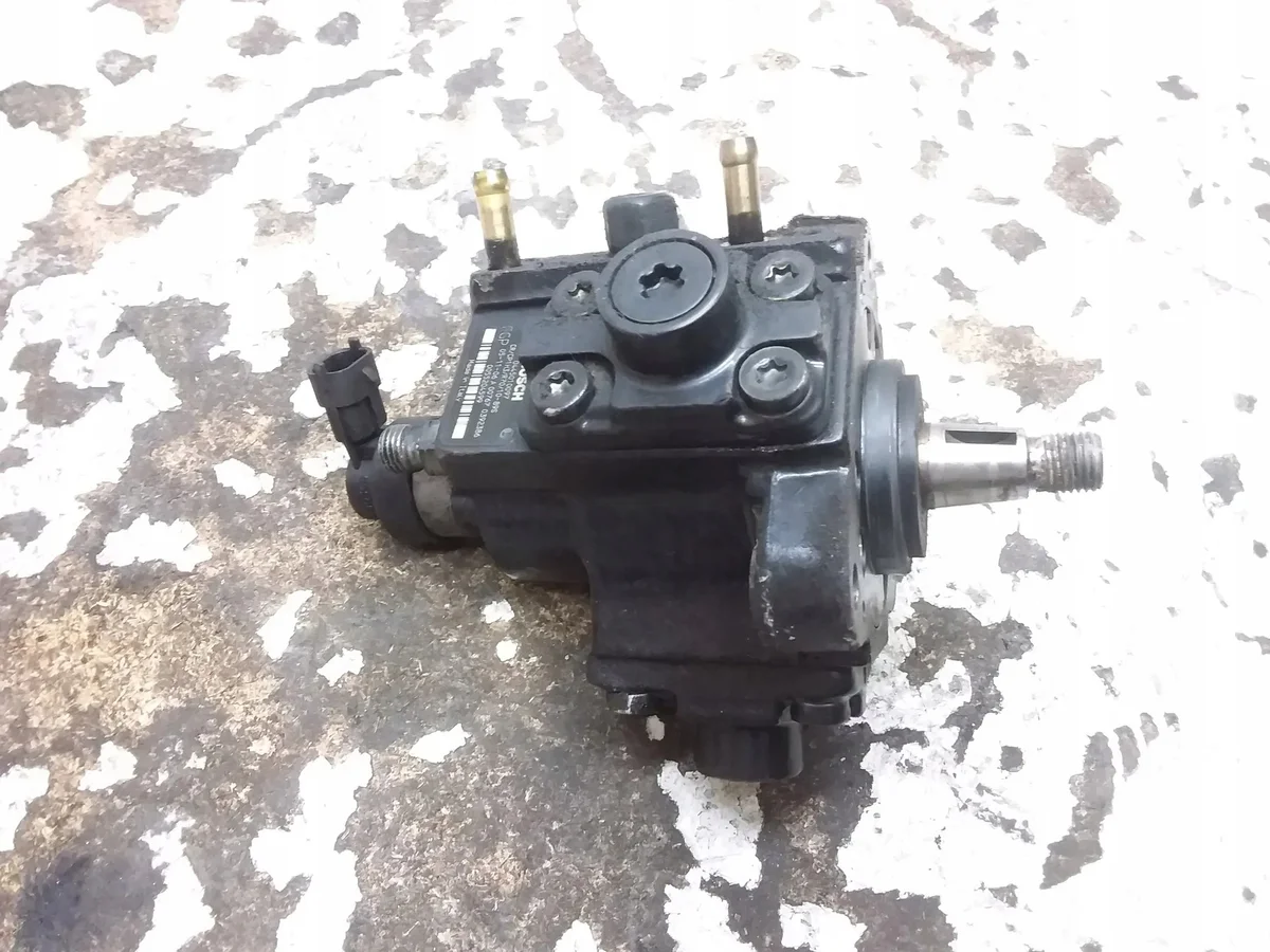 Opel Vectra C polttoainepumppu 0055204599