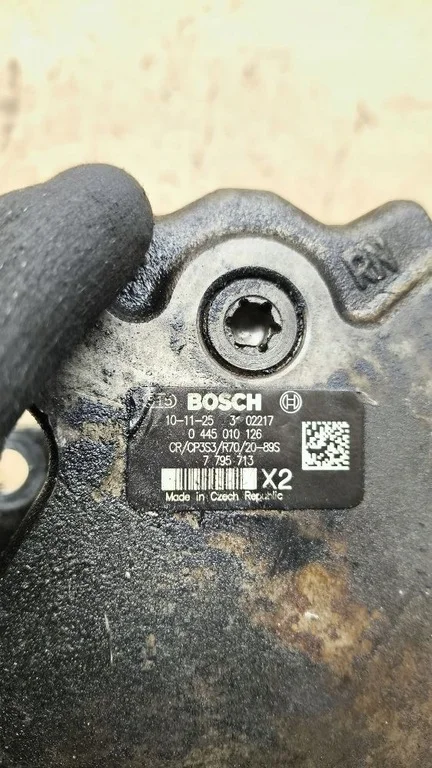 BMW 7 (E65, E66, E67) Fuel Pump 7795713 image 8