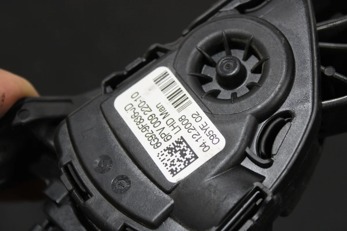 Kaasupoljin Ford S-MAX 2,2 TDCI 6G92-9F836-JD