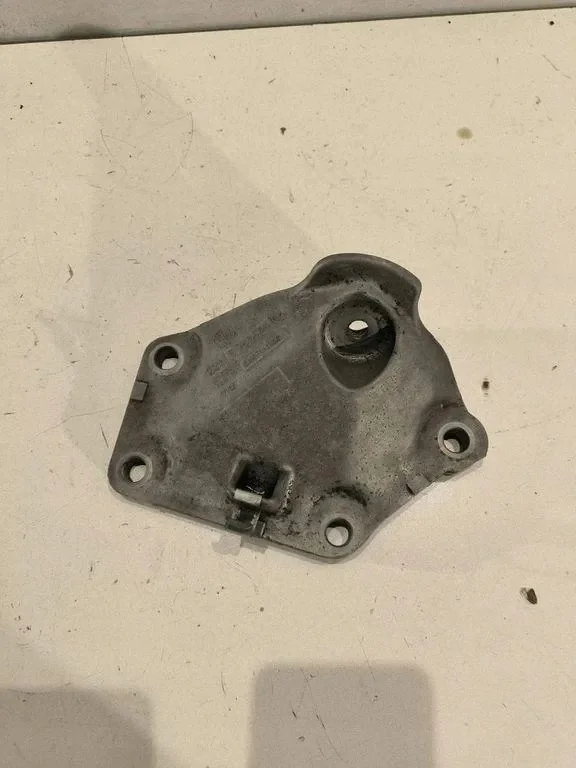Soporte motor derecho BMW Serie 5 E60 6768521