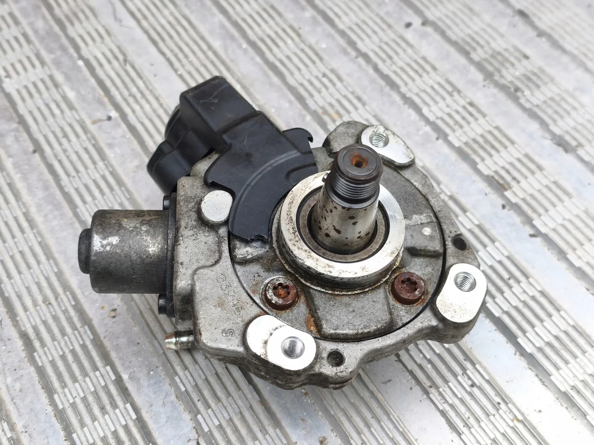 Bränslepump Skoda Octavia III 1.6TDI 04B130755G