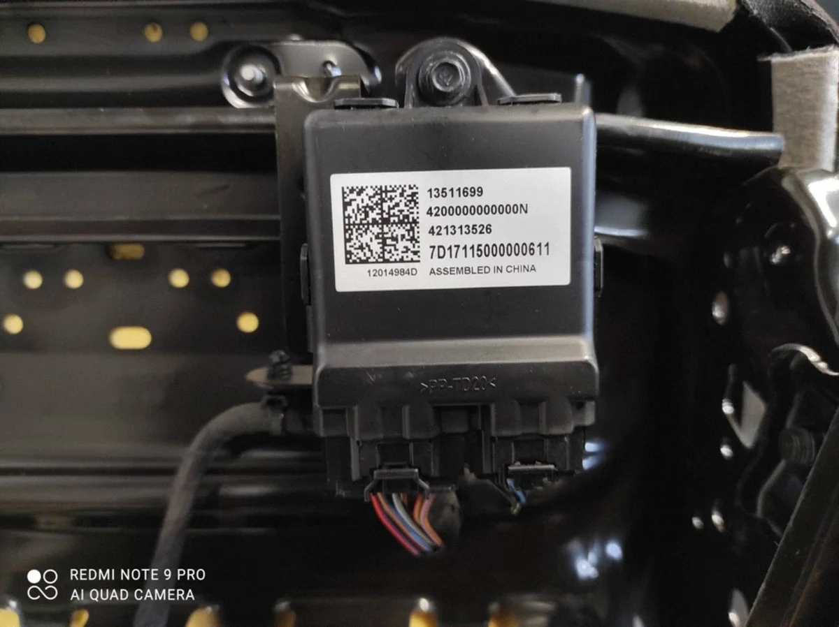 Module de chauffage siège Opel Insignia II B 13511699
