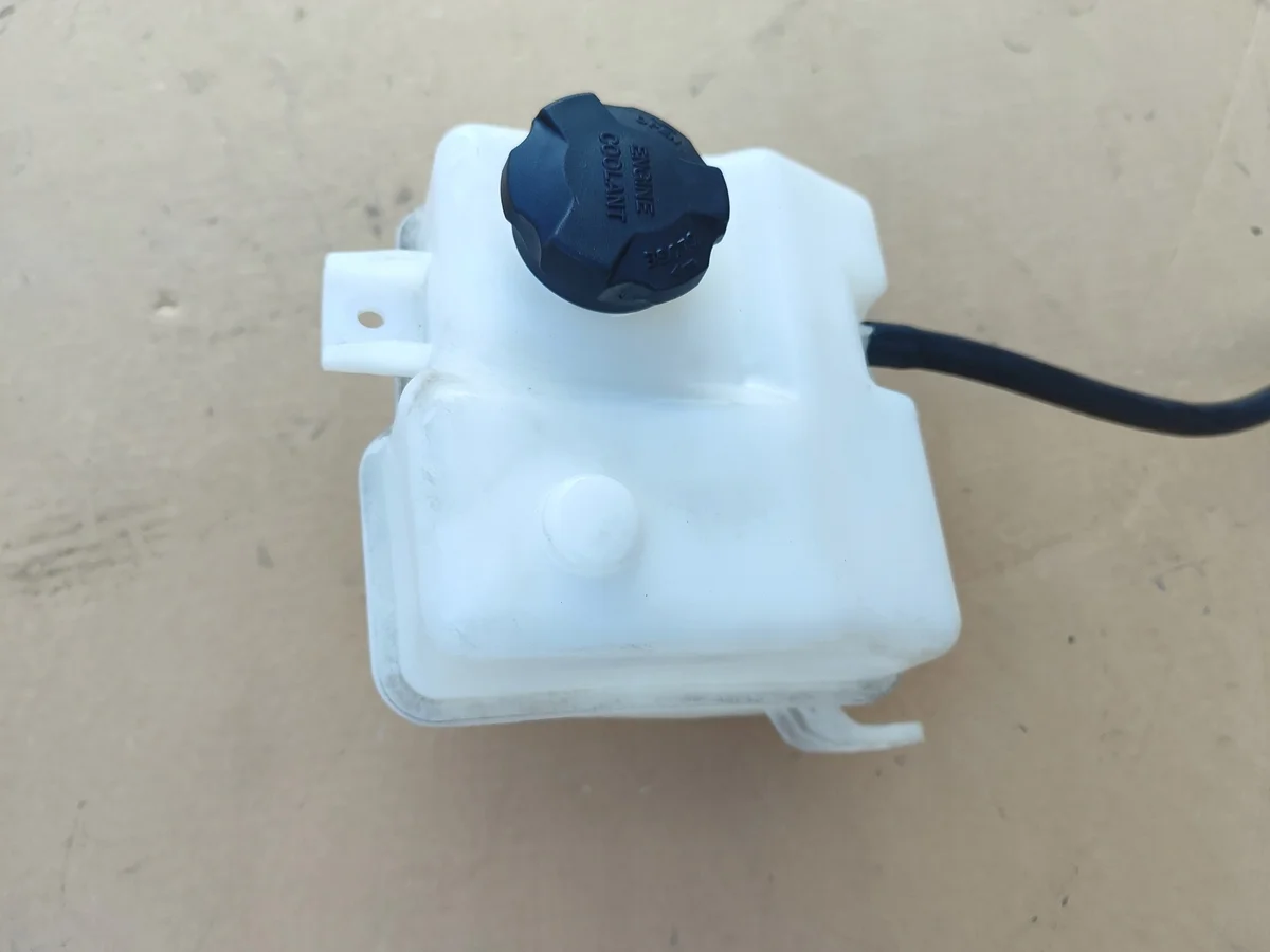 Jäähdytysnesteen paisuntasäiliö Hyundai i40 254303Z100