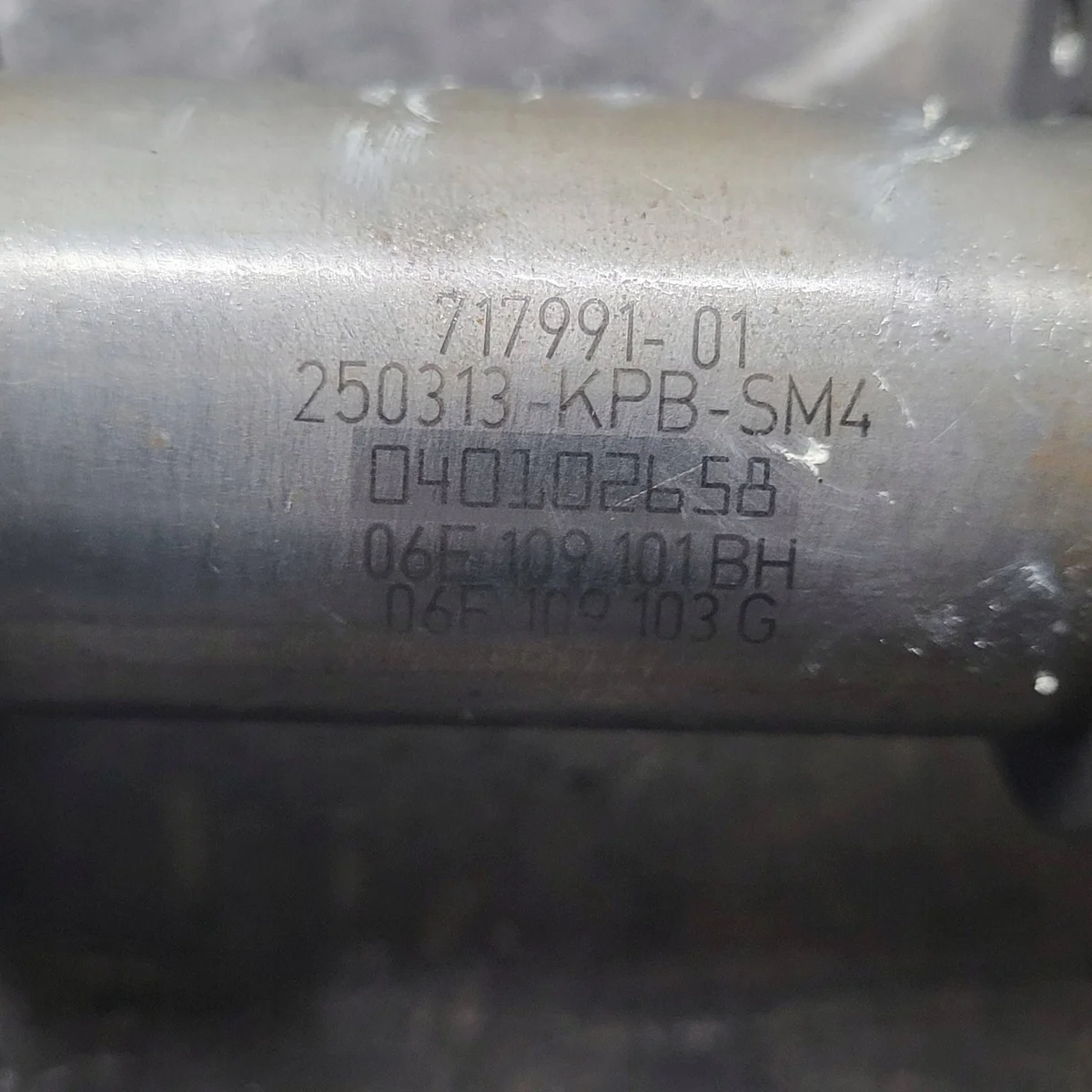 Audi Q5 kamaxel 06F109101BH image 4