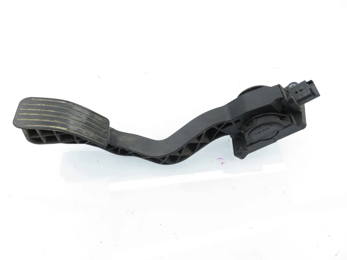Kaasupolkimen asentotunnistin Peugeot 307 1.6 M1158604-0280752251
