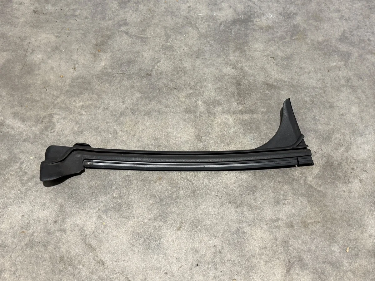 Dichtung Scheibe Links BMW G22 7482711