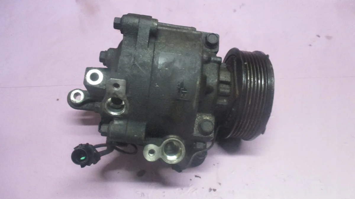 Citroen C-Crosser Mitsubishi Outlander Air Conditioning Compressor 7813A215