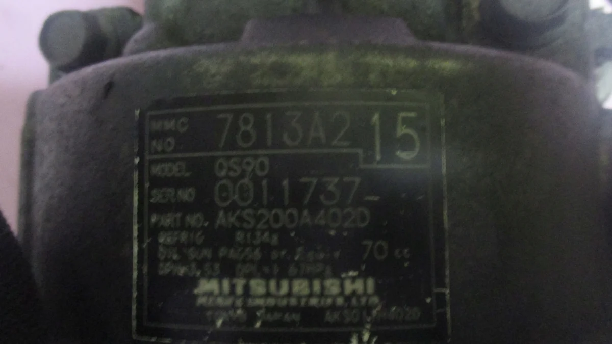 Compresseur de climatisation 7813A215 Mitsubishi Outlander image 4