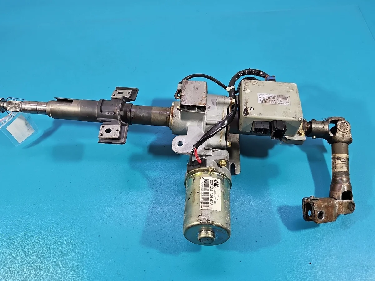 Opel Corsa C ohjaustehostimen pumppu 1.2 16V 13136672