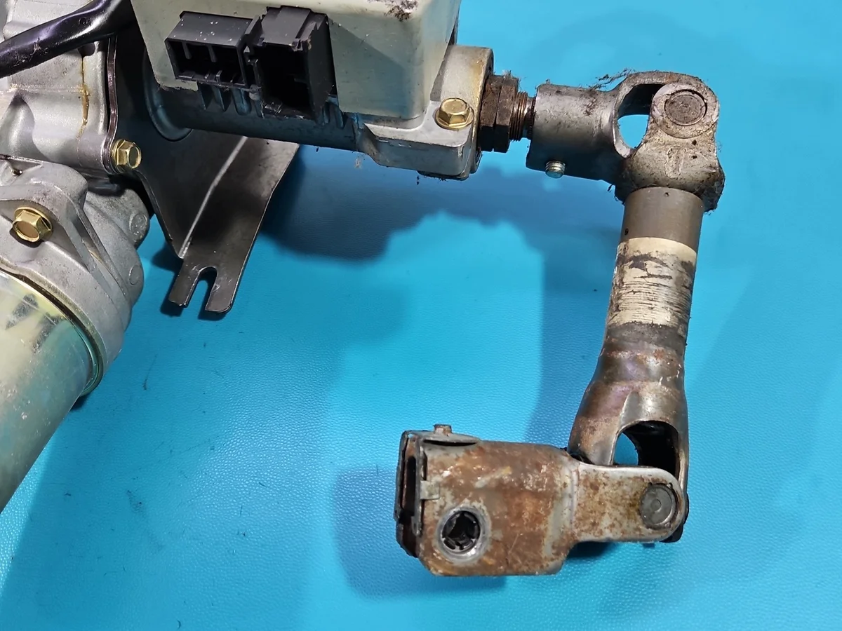 Opel Corsa C Pompa Servosterzo 13136672 image 3