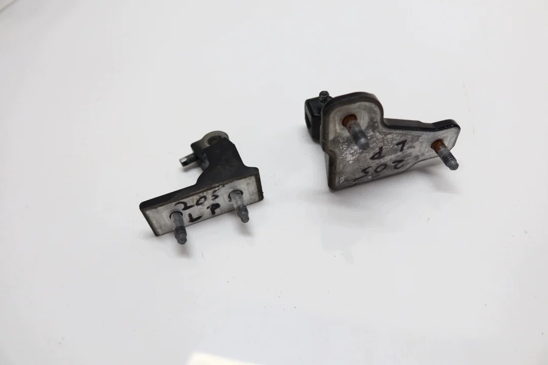 Cerniera porta anteriore sinistra Mercedes W205 W205ZAW.LP-197