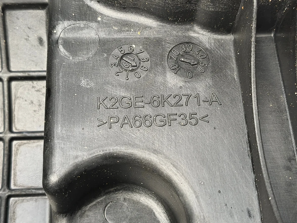 Venttiilikopan kansi Ford Edge II 2.0 Ecoboost K2GE-6K271-A