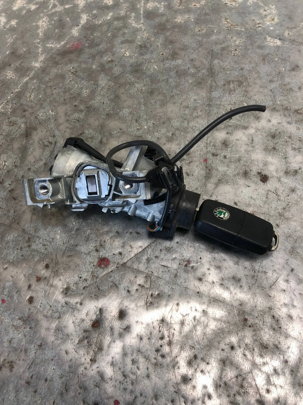 Contacteur d'allumage Skoda Fabia Mk2 1K0905851B
