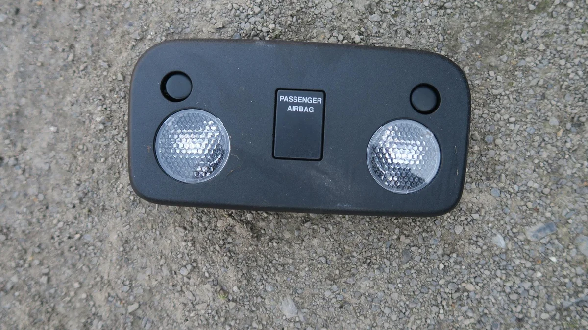 Luz de techo Ford Mustang FR3B-63519A58