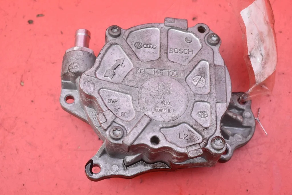Audi A6 C7 Vacuümpomp 03L145100F