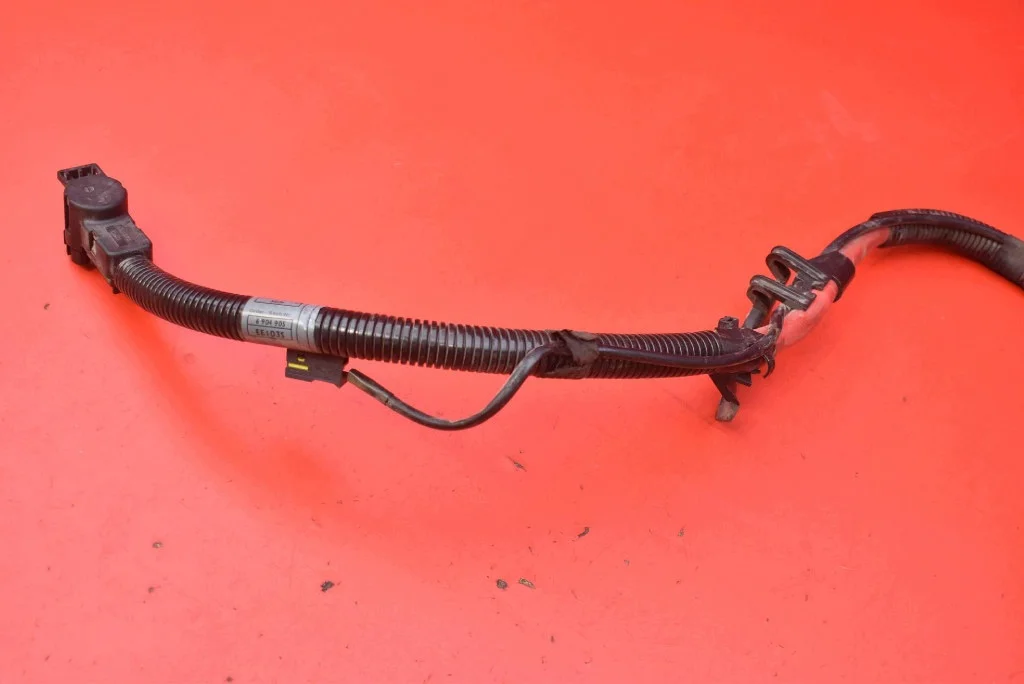 BMW E65 E66 Borne de batería 6908745