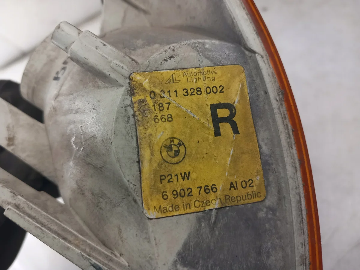 BMW E46 Richtingaanwijzer Rechts Voor 0311328002