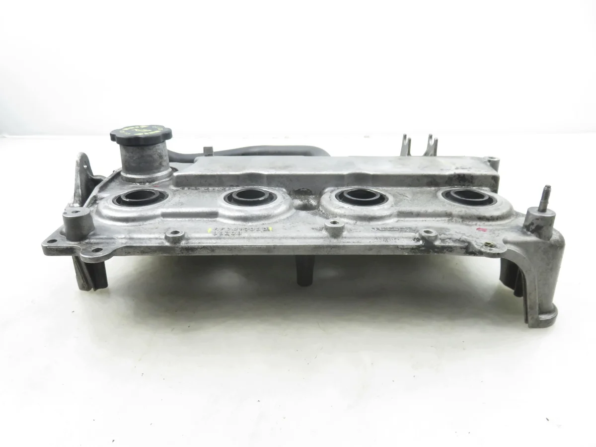 Venttiilikopan kansi Mazda 5 RF7J10220 M1156574-RF7J10220