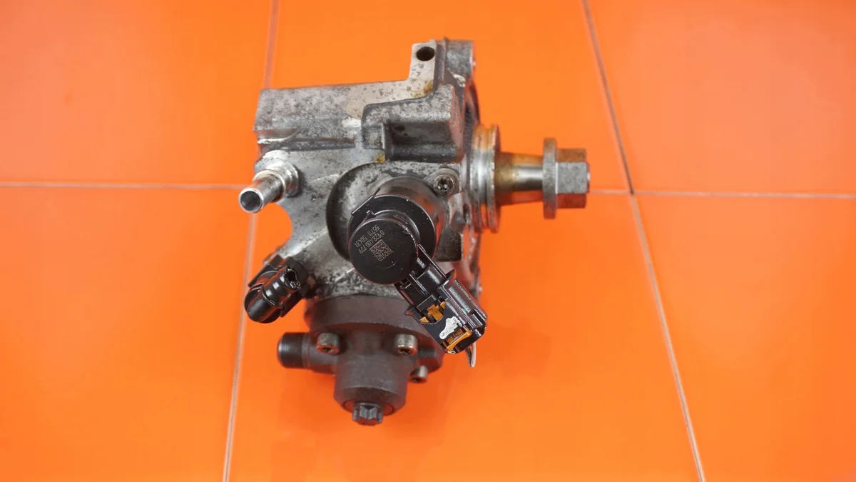 Injection Pump 24MB424POMPA0445010739 Citroen C4 Picasso image 4