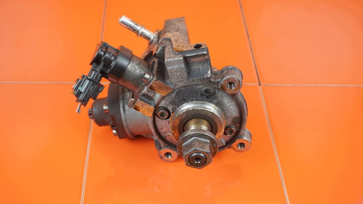 Injection Pump 24MB424POMPA0445010739 Citroen C4 Picasso image 5