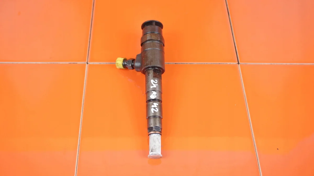 Ruiskutussuutin Citroen C3 Picasso 1.6 BlueHDi 0445110566
