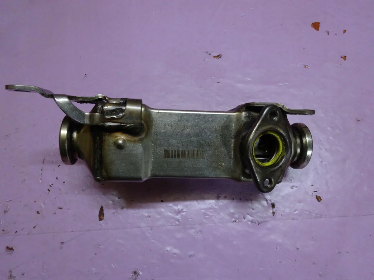 Radiateur gaz échappement BMW 3 E46 06189893